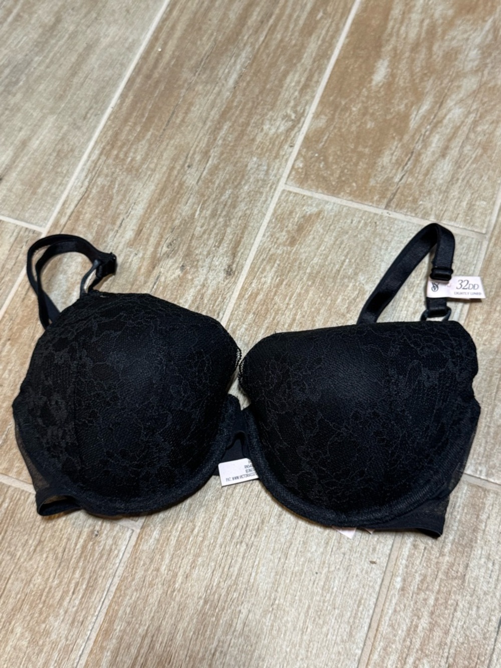 Victoria's Secret Black Lace Push-Up Bra - 32DD